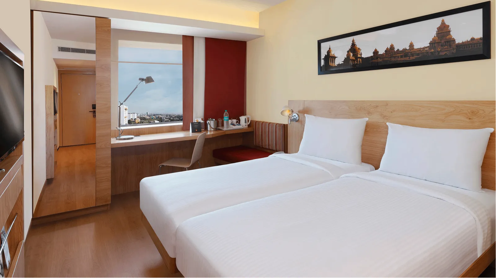  Deluxe Room- Higher Floor- Sweet Bed by ibis