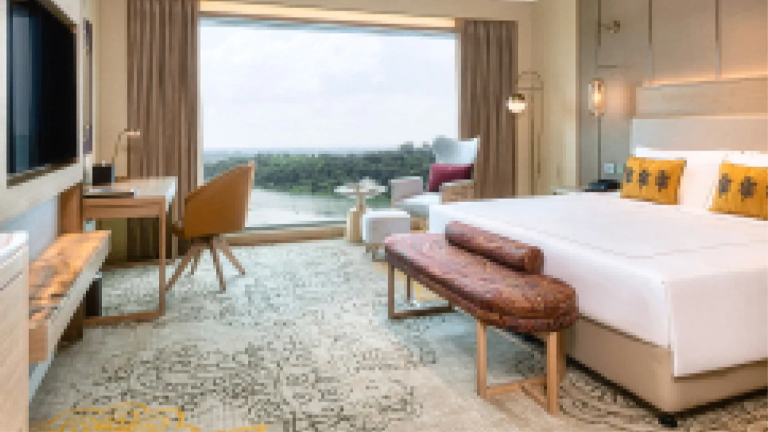 DELUXE ROOM LAKE VIEW KING BED