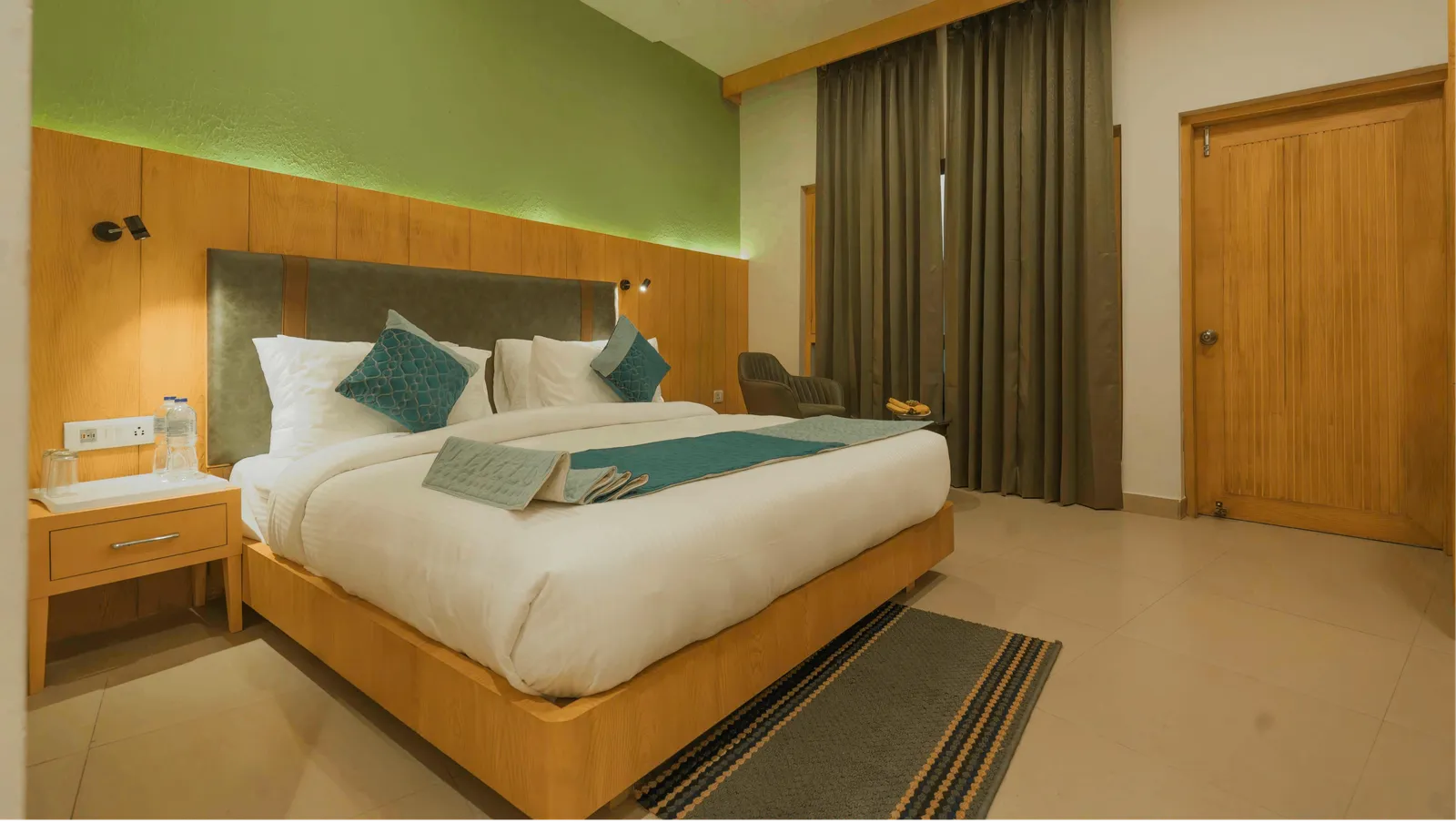  Deluxe Mountain View