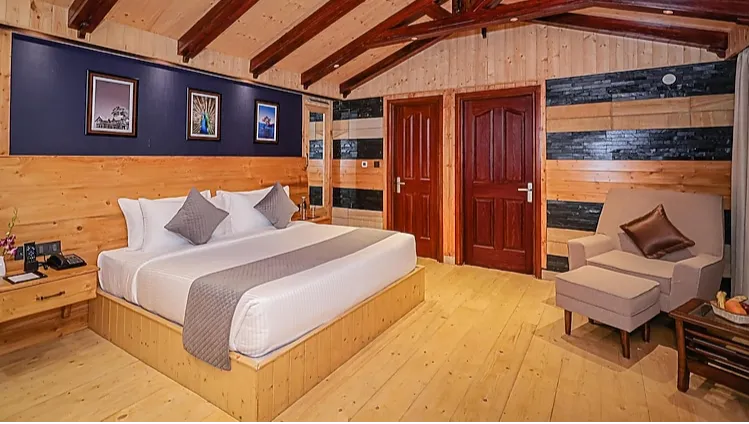 Luxury Two Rooms Cottage with Jacuzzi- 