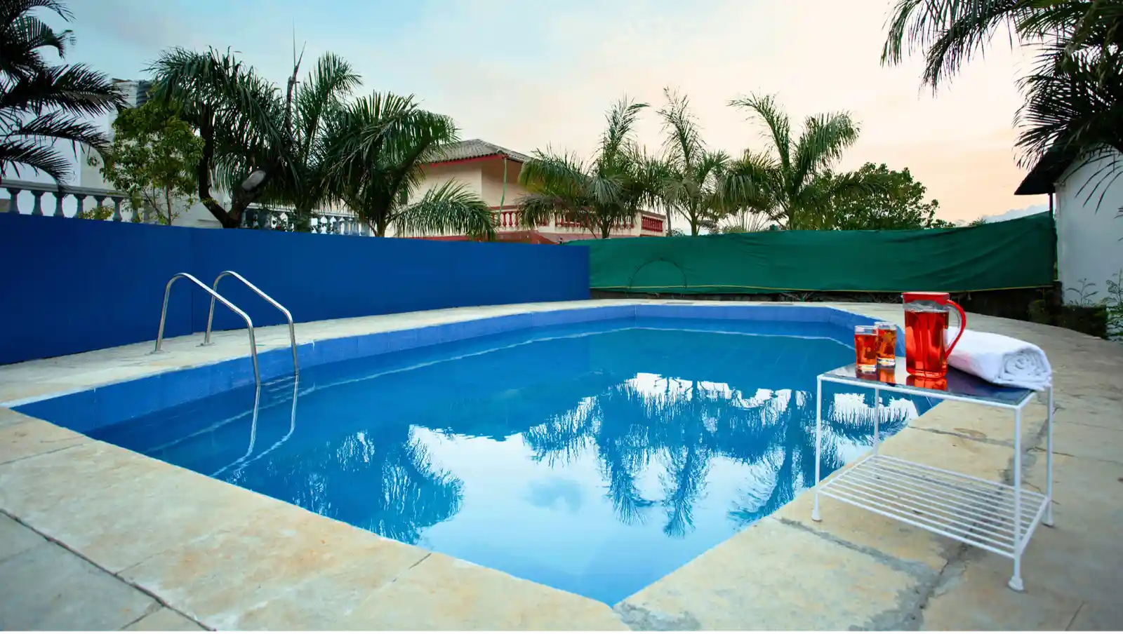 Swimming pool