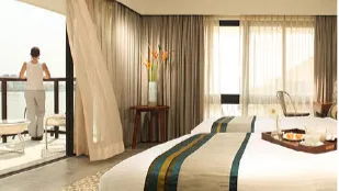 HARBOUR ROOM