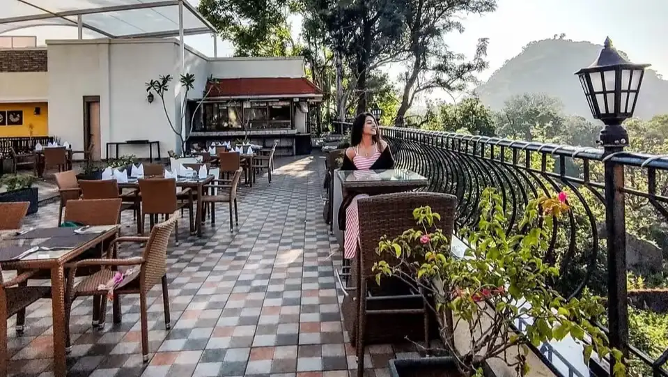 Pan Aroma: Rooftop Grill