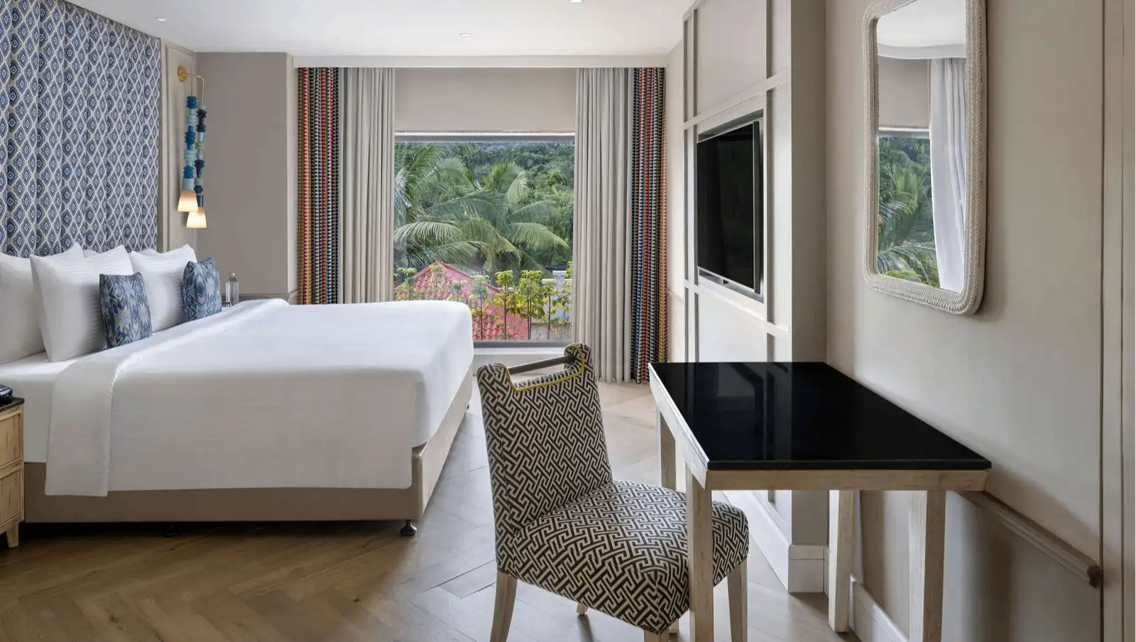 Executive Room with 1 King Bed