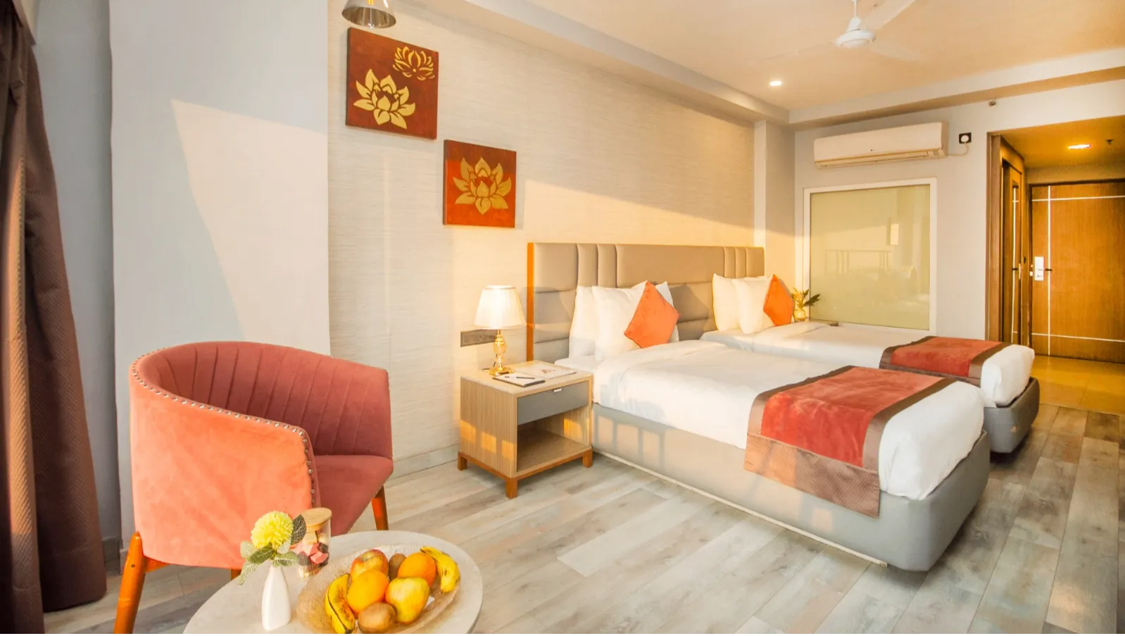 Superior Room with Mall Road View