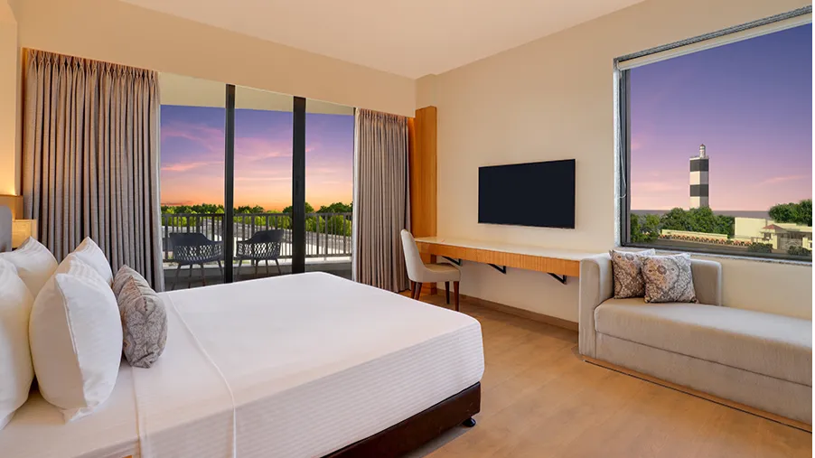 Deluxe King Room With Balcony And Sea View