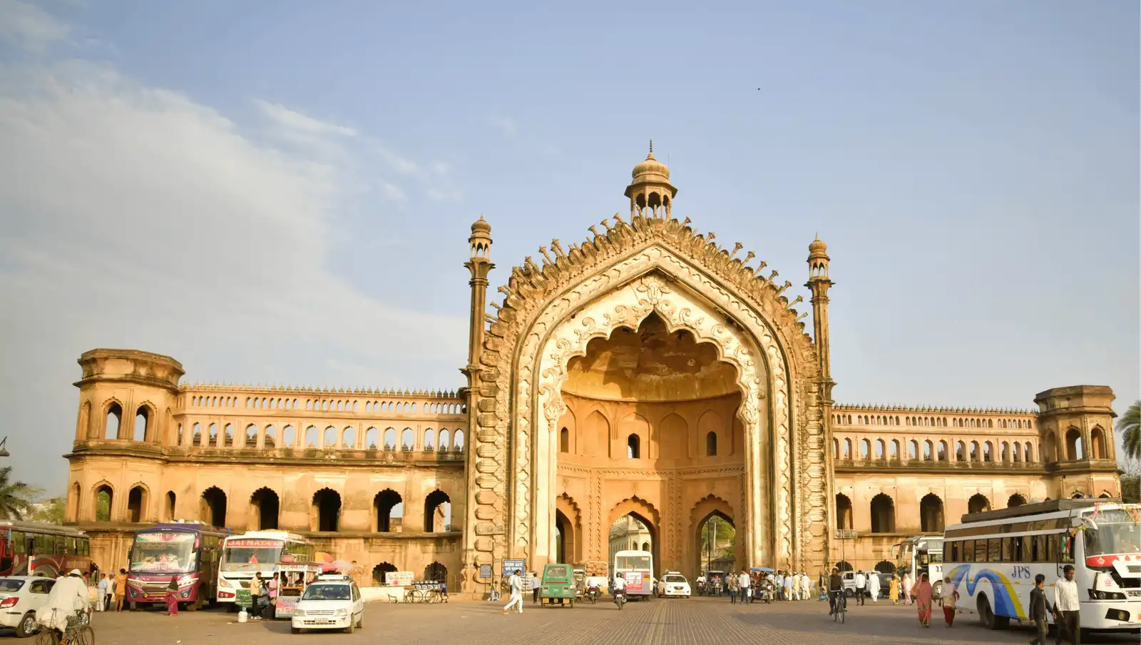 Rumi Darwaza