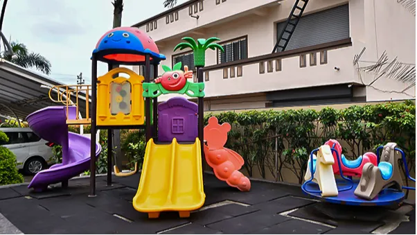 Kids' Outdoor Play Equipment