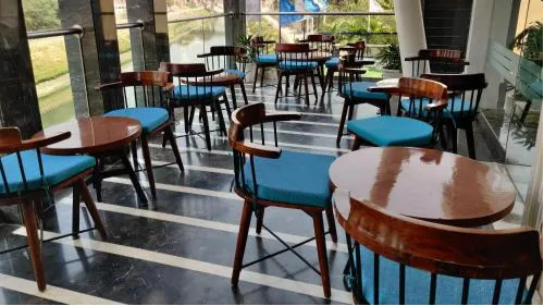 The Coffee Café by Corridor