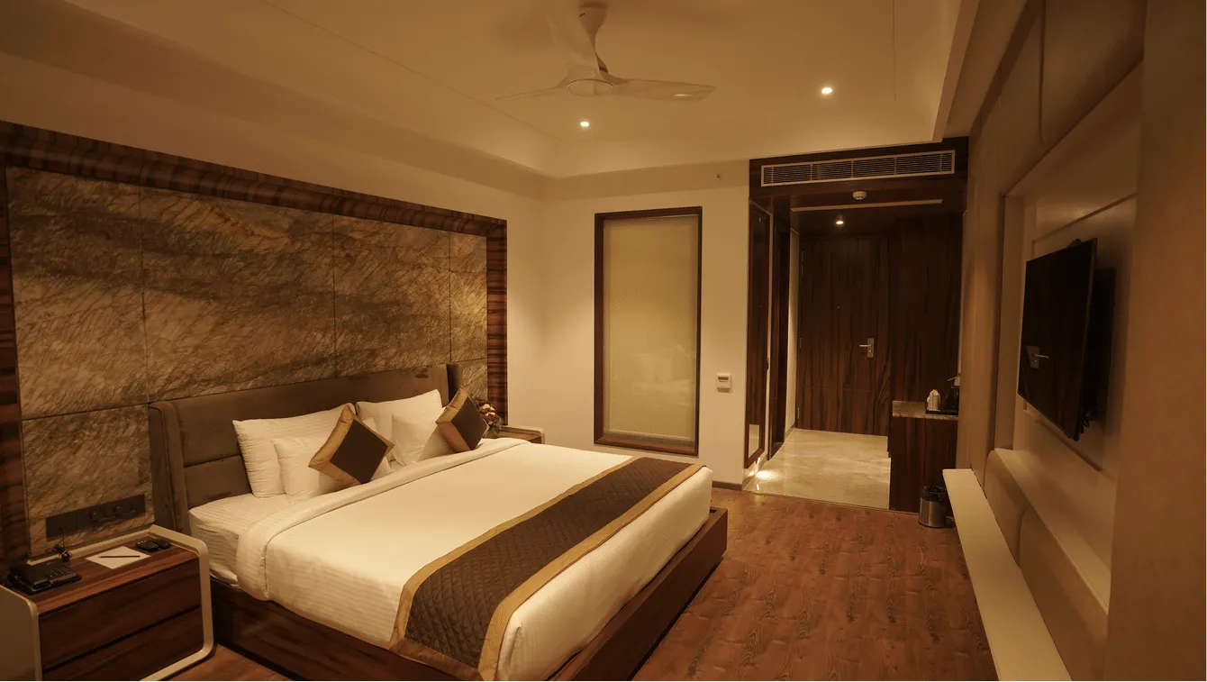 EXECUTIVE ROOM