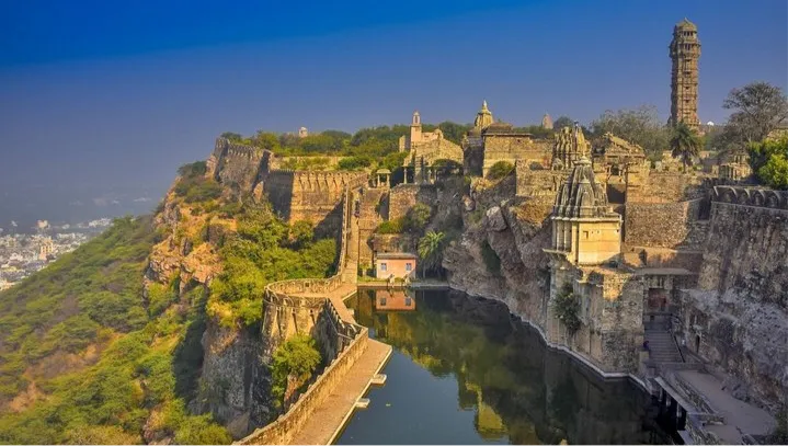 Private Day Trip from Udaipur to Bundi via Chittorgarh