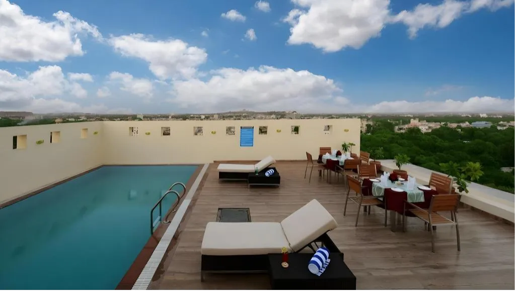 swimming pool