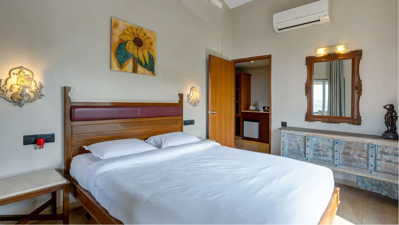 Garden View Suite - Front Garden View, 1 Bed, 1 Sofa-Bed, Balcony, Wheelchair Access (some rooms)