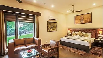 Leopard Suite (With Balcony)