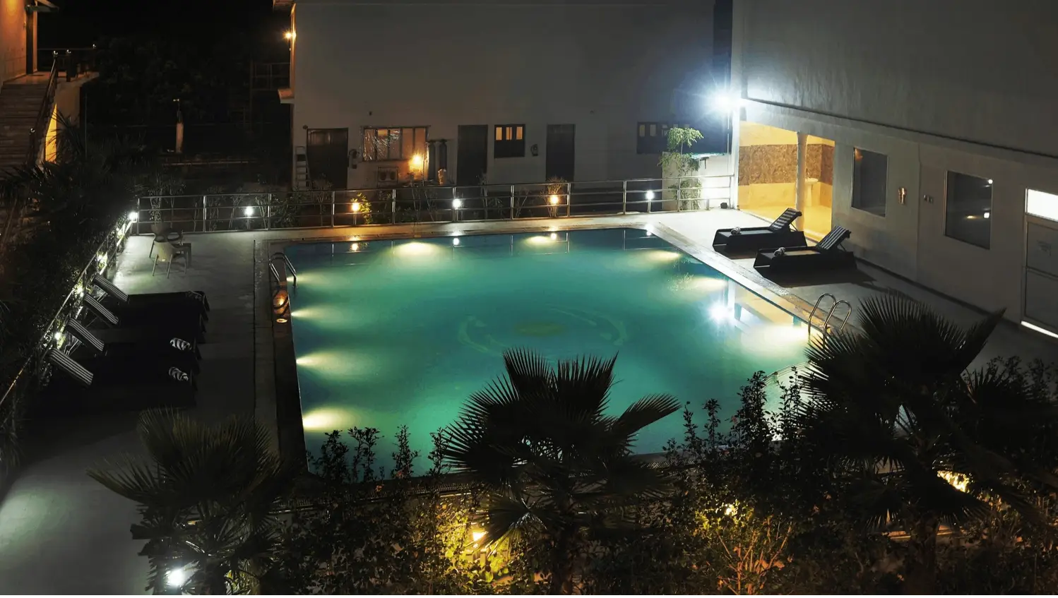 Swimming pool
