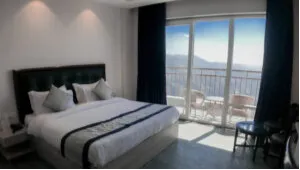 Superior Valley View Room