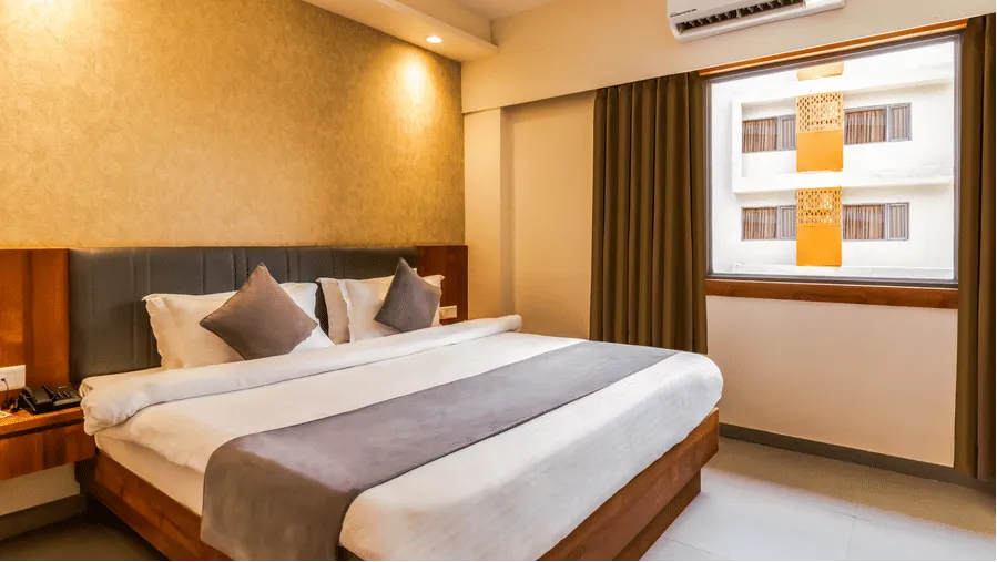 Superior Room (Queen Bed)