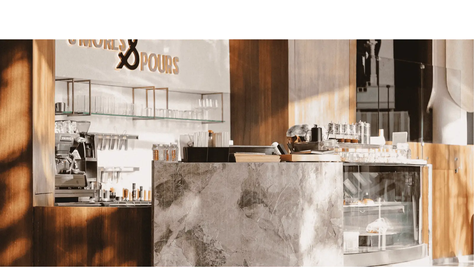 S’mores & Pours – Café