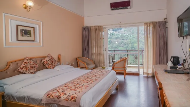 Lake Facing AC Super Deluxe Room