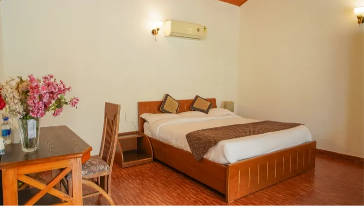 Lake View Premium Cottage