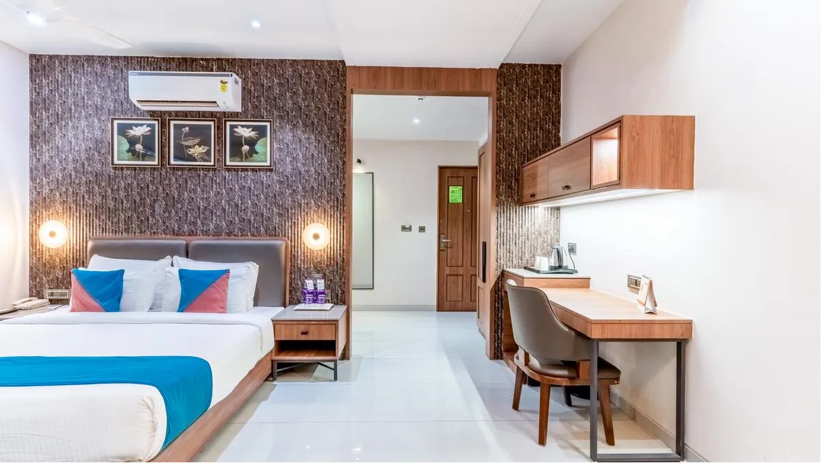 Suite Room with Sea and Temple View