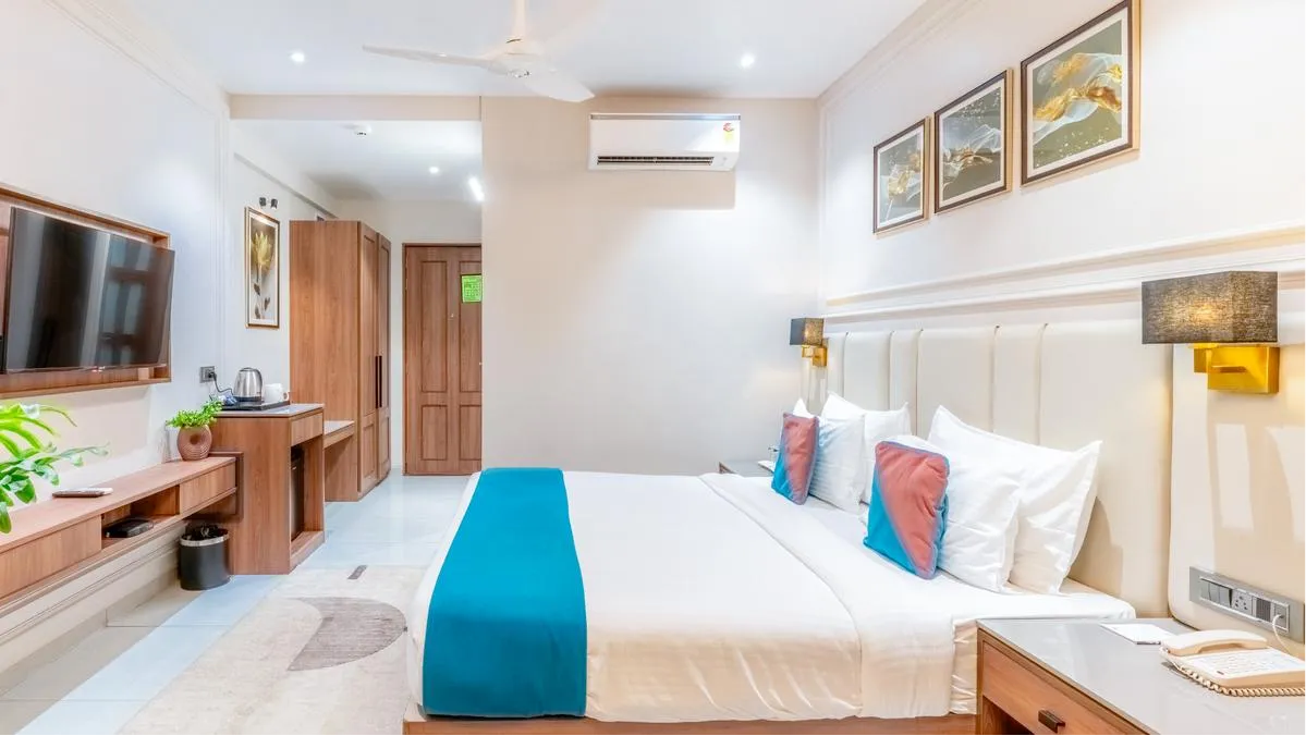 Executive Balcony Suite with Sea and Temple View