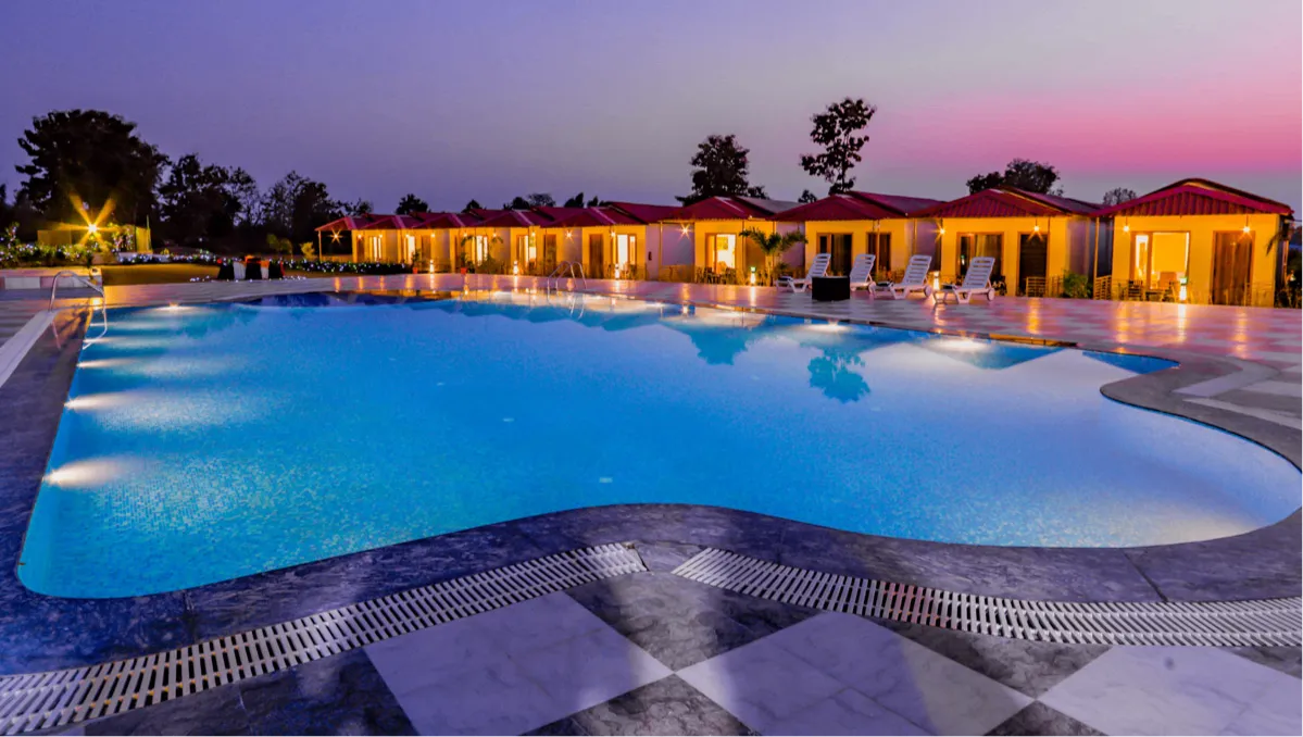 Swimming pool