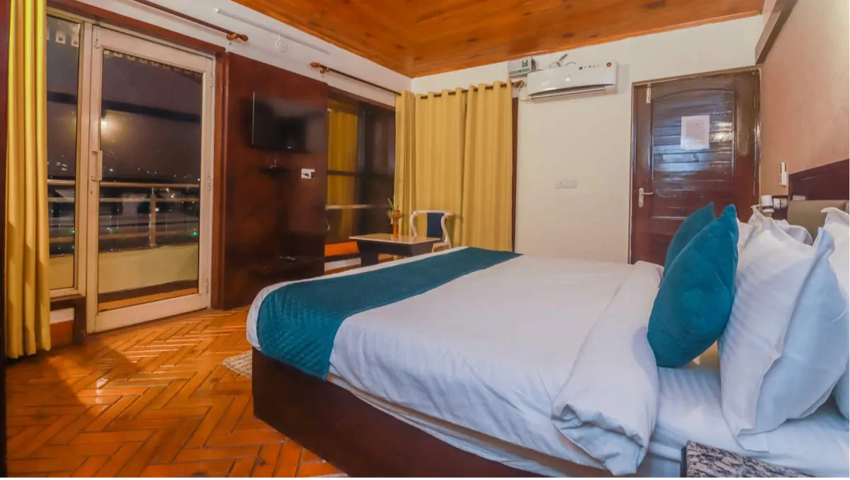 Super Deluxe lake view room