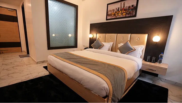Deluxe Room: Unwind in Style with Stunning Valley View