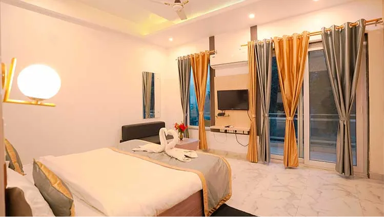 Standard Room: Big Private Balcony with Forest View