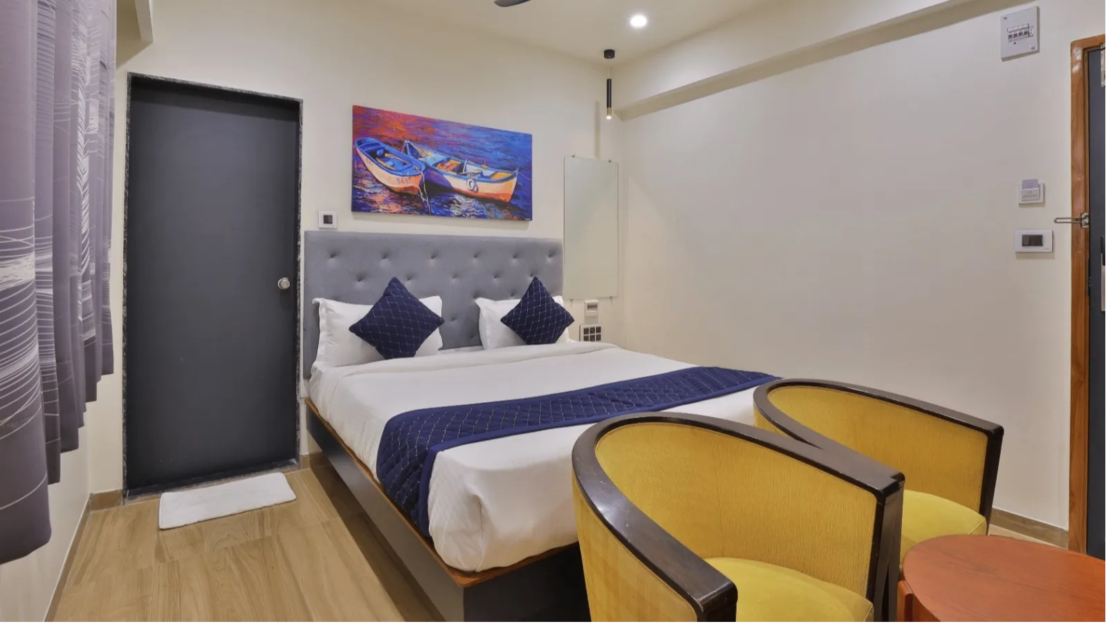  Standard room 