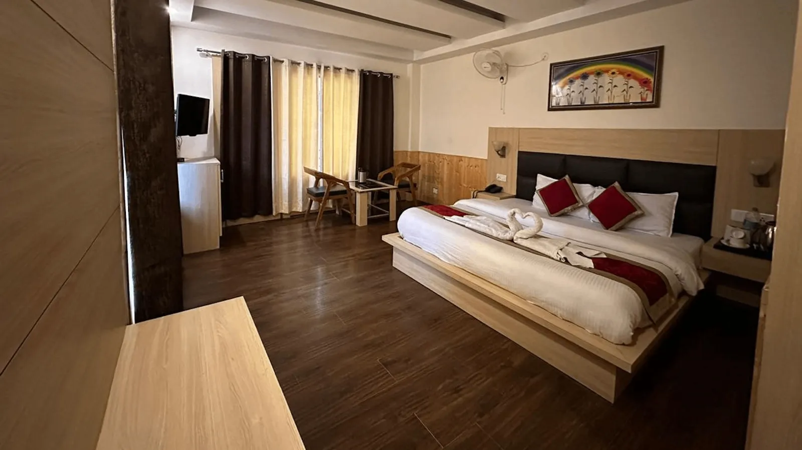 Super Deluxe Room With Balcony - Mountain View