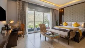 Valley View Classic Room with Balcony
