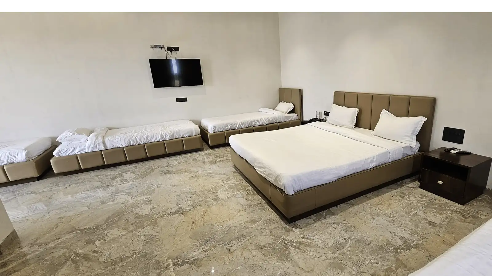 Premium Deluxe Family Room