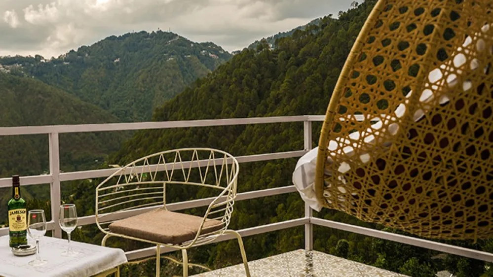 Luxurious Cottage (Private Balcony + Valley View)