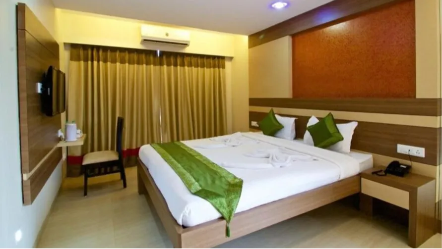 SUPERIOR ROOM