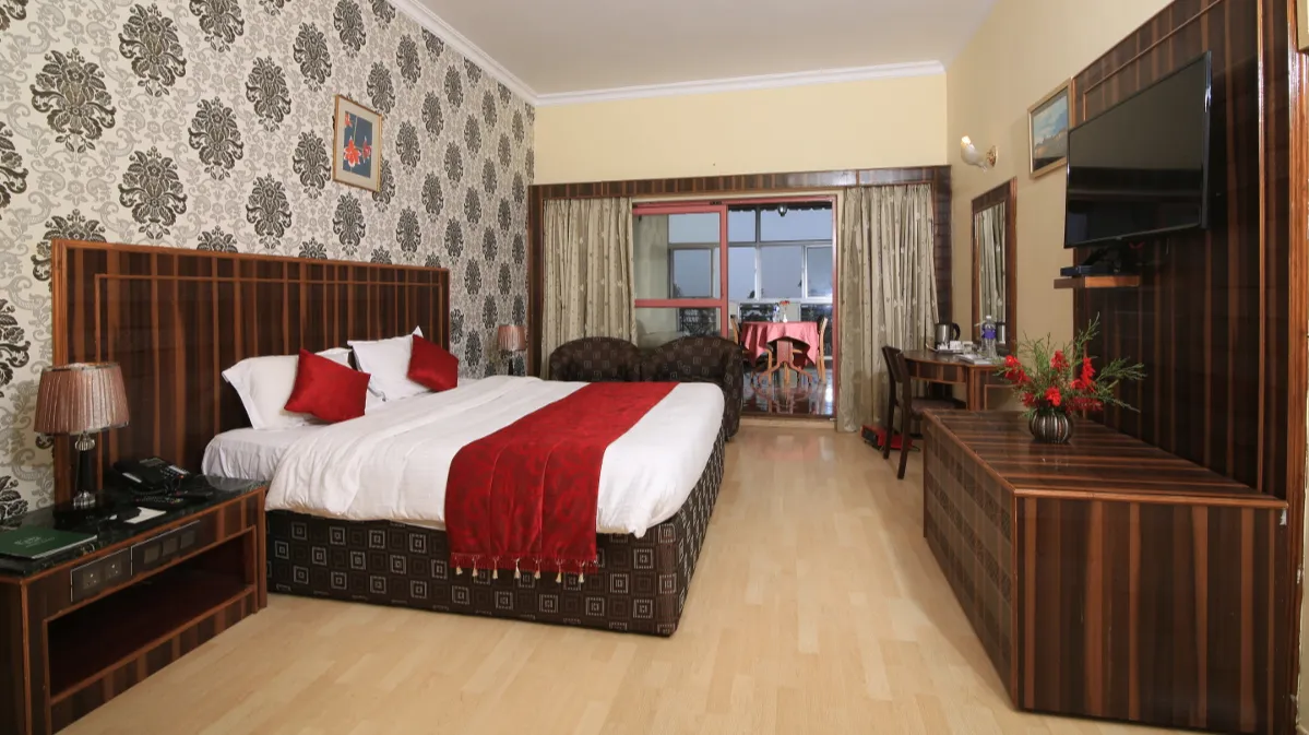 SUITE ROOM