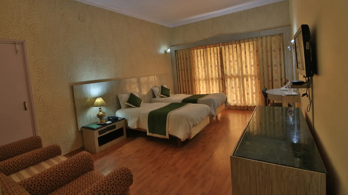 PREMIER ROOM
