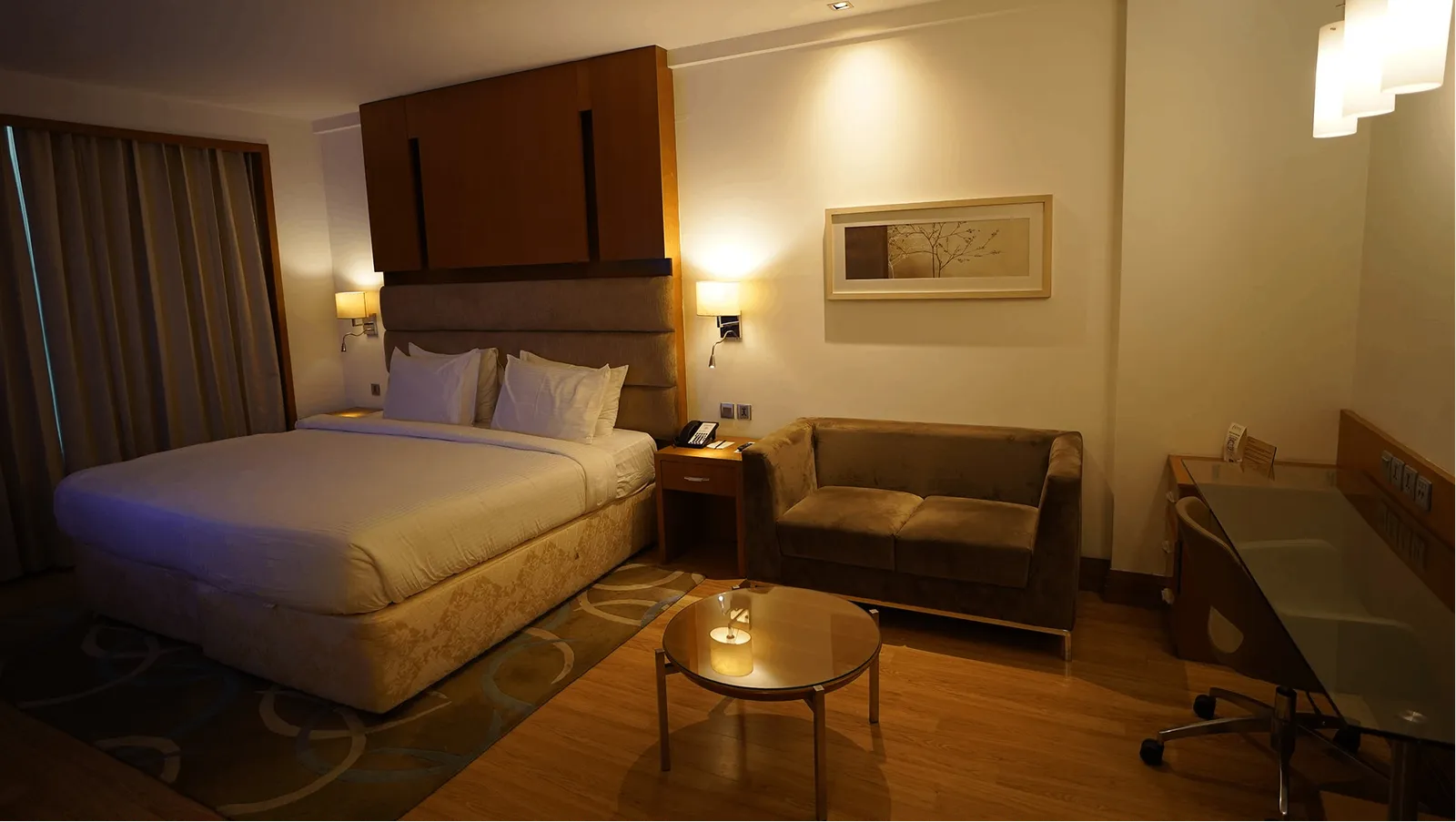 Executive Room with Bathtub