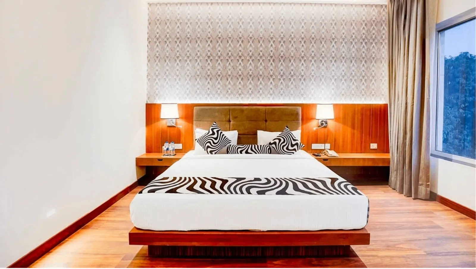 Pool View Suite with Jacuzzi Bathtub And Balcony