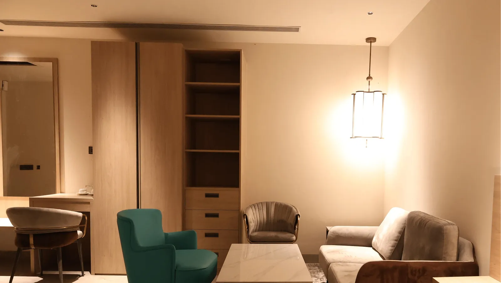 Suite Room with Bathtub