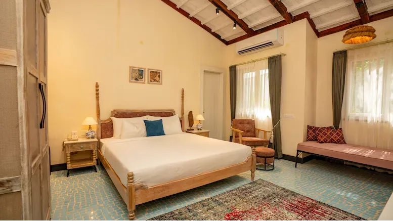 Upper Luxury Room