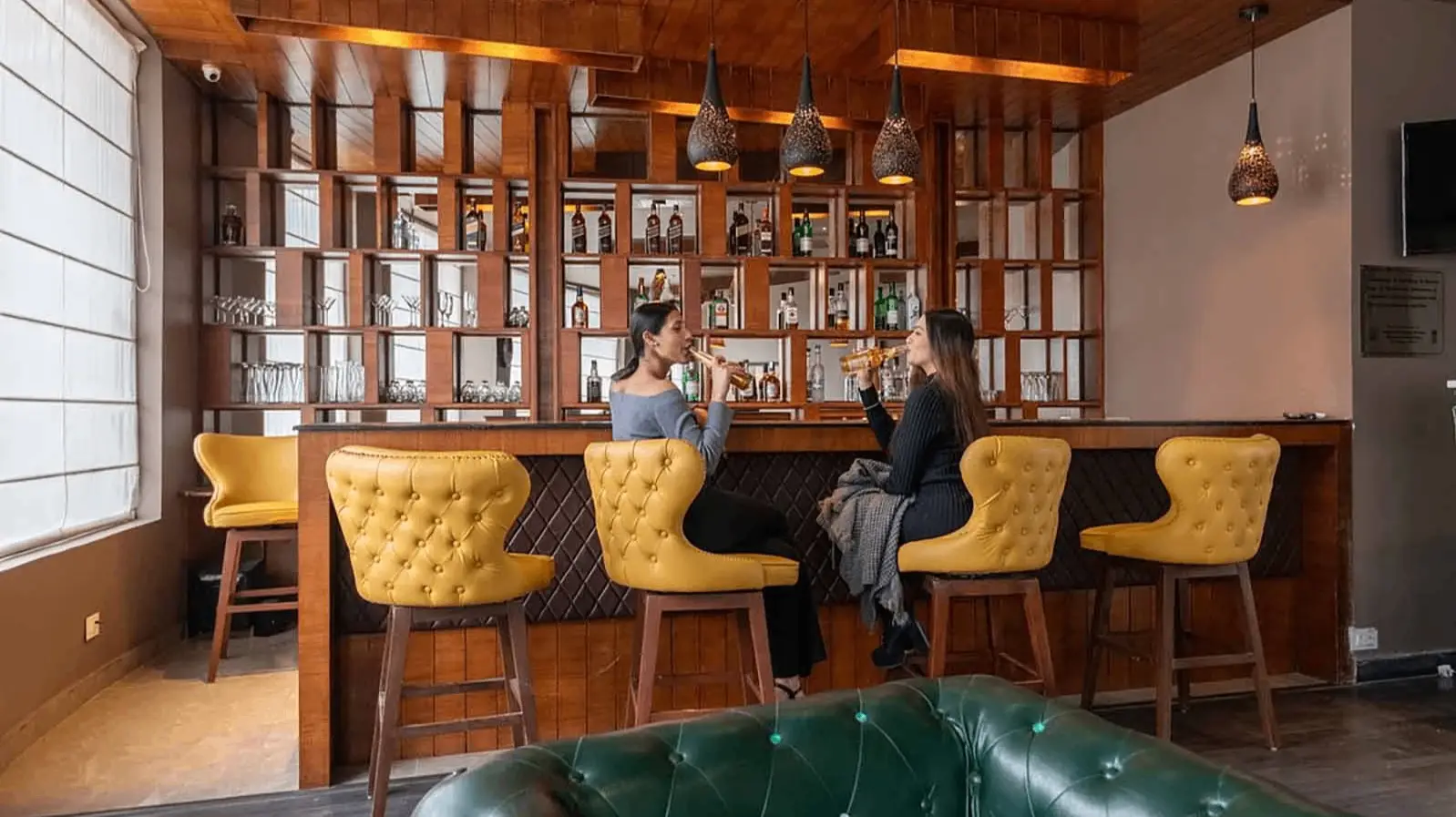 Sun Downer Bar & Lounge