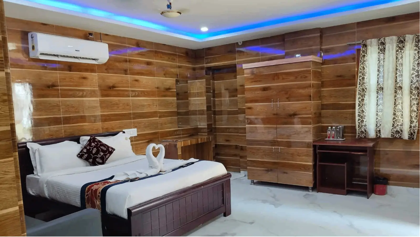 Supreme Room