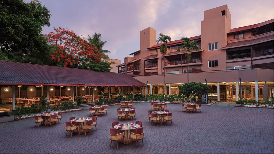 Courtyard Sky Restro