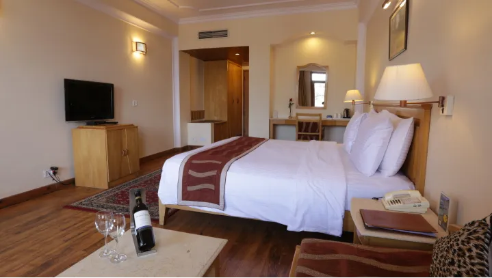 Super Deluxe Room with Small Balcony and Bathtub