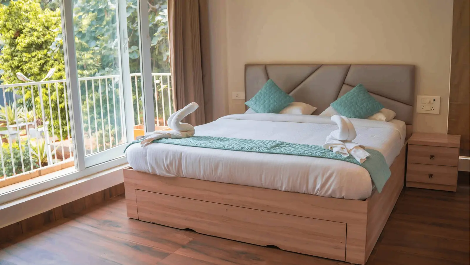 Oakwood Premium