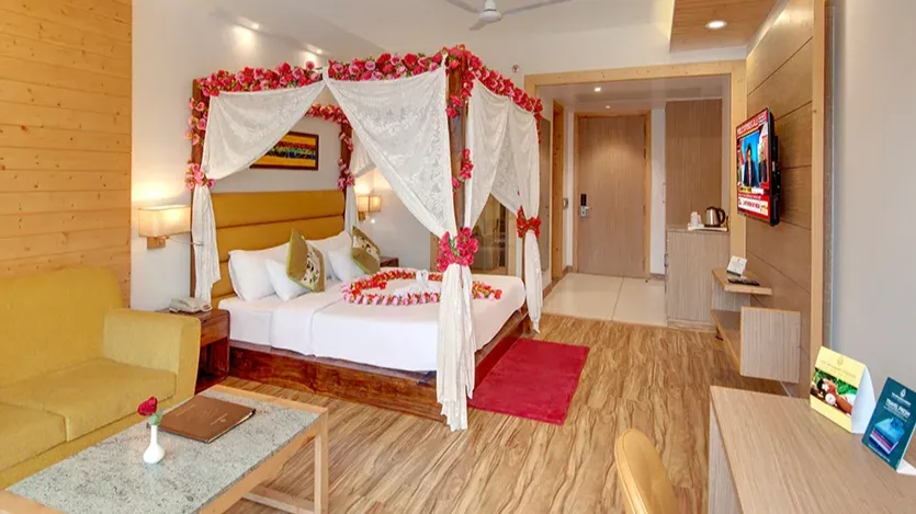 Honeymoon Room with Balcony : Valley View