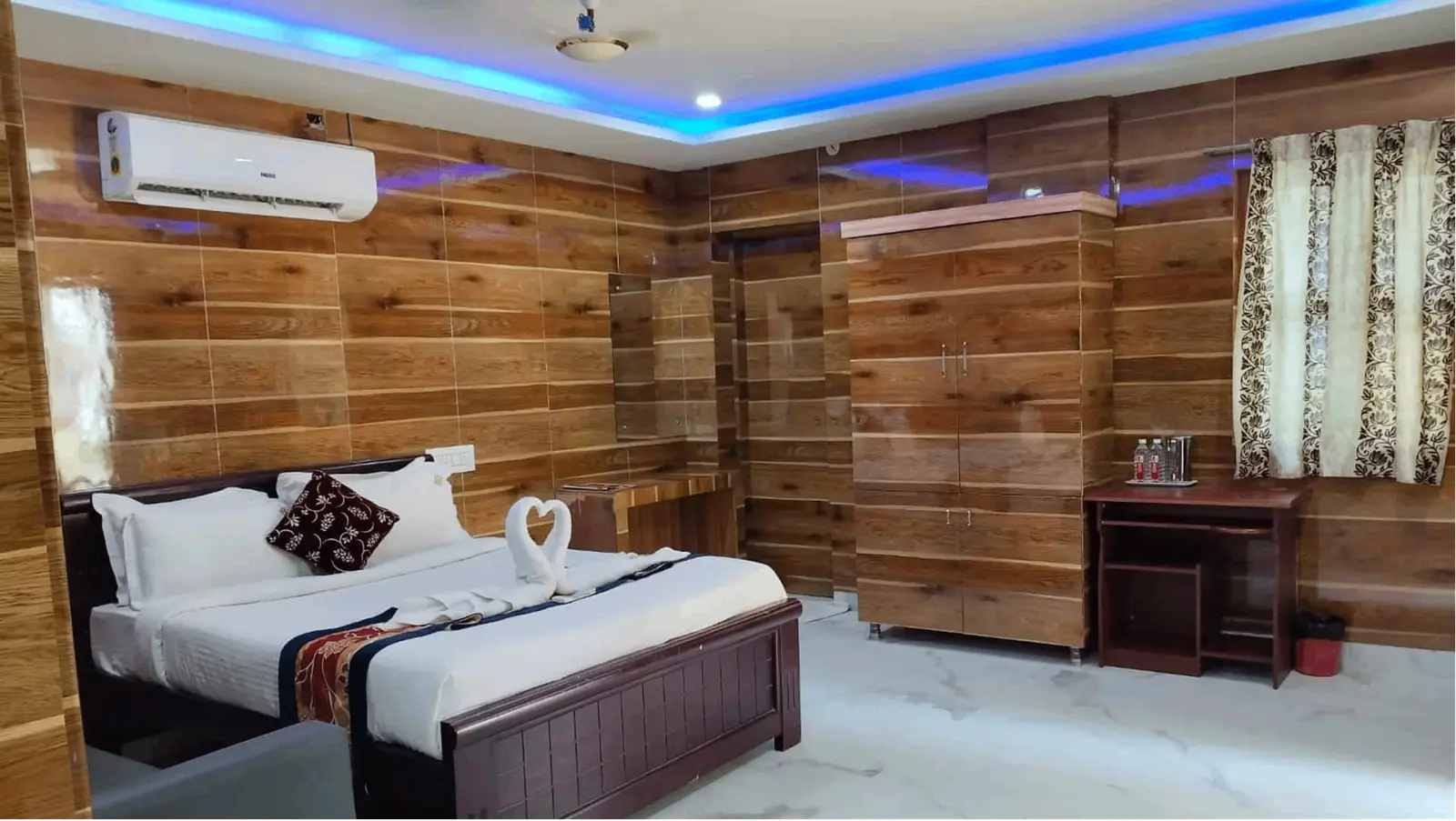 Supreme Room