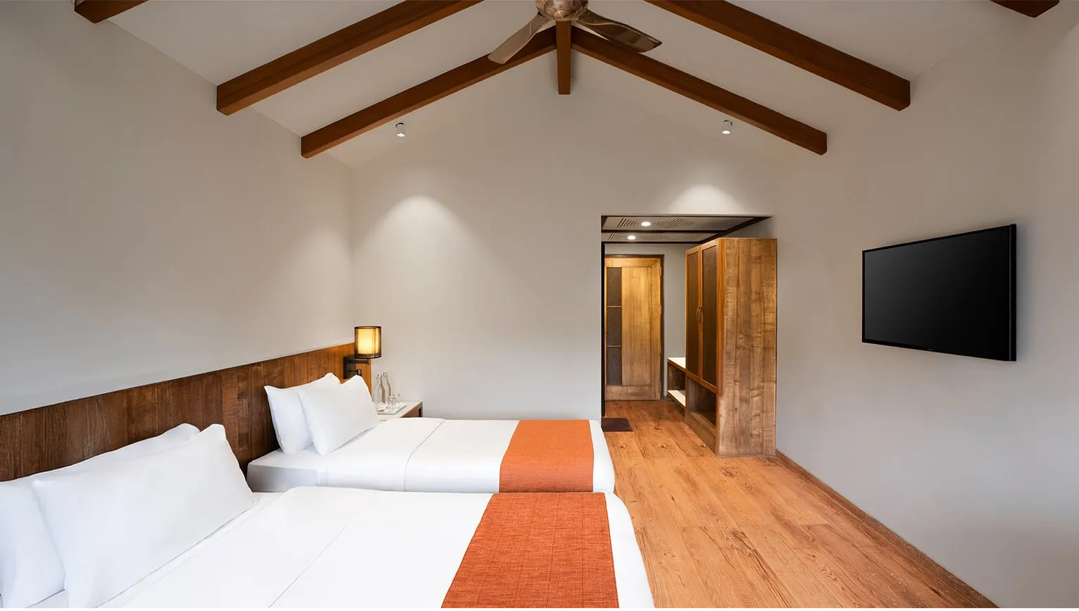 Executive Twin Bed Room